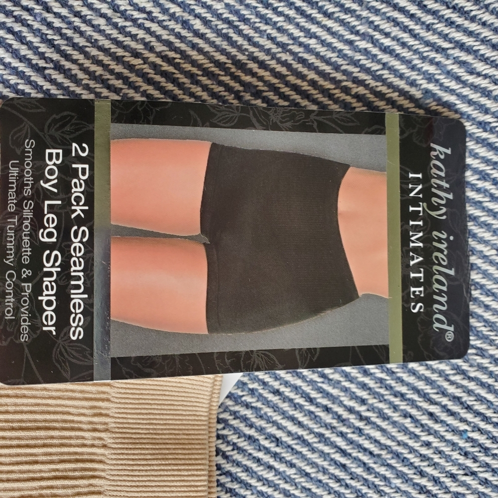 Kathy Ireland - Seamless Boy Leg Shaper - Beige - BNWT - Size Large